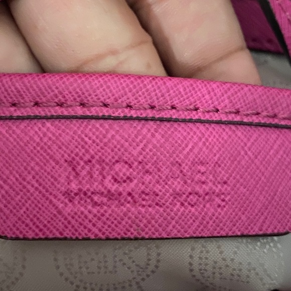 Fuchsia MK Bag Used only a few times - Picture 6 of 8